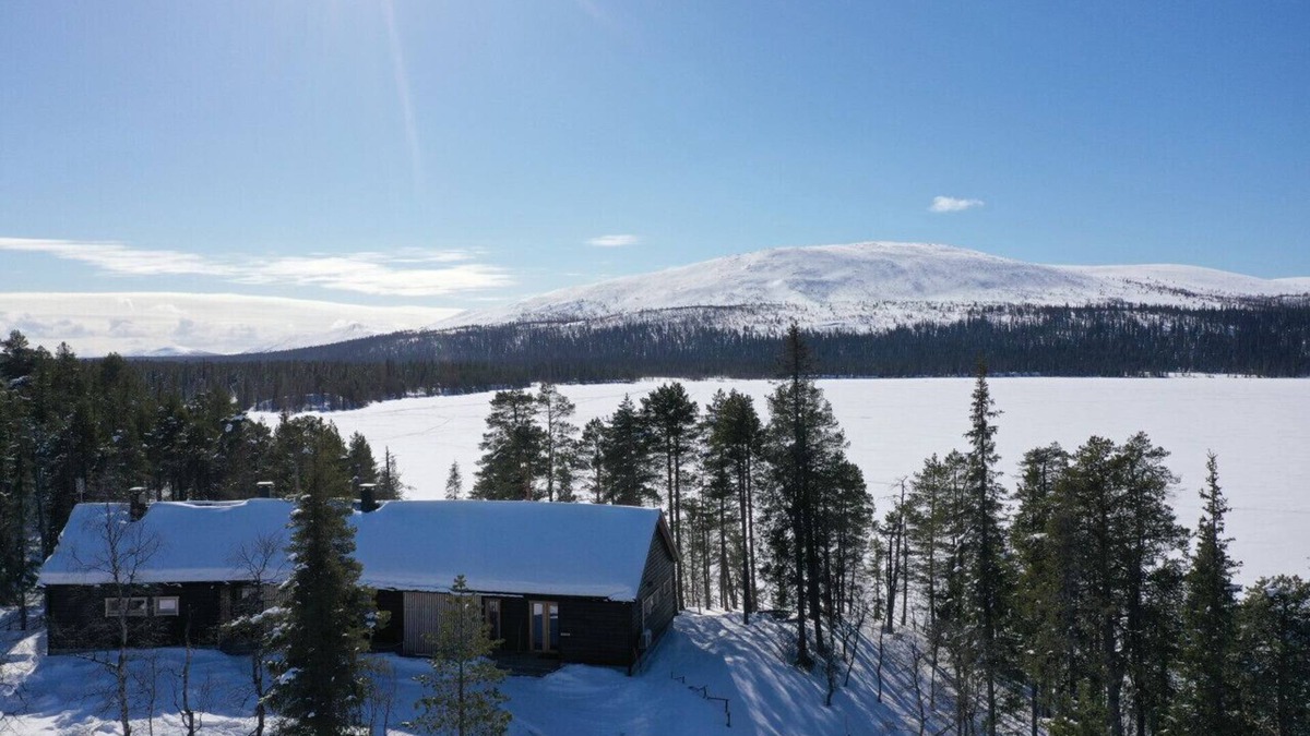 Enontekio Villa | Villa Northern Lights: The Beautiful Gem of Northern Finland by DG Lomailu