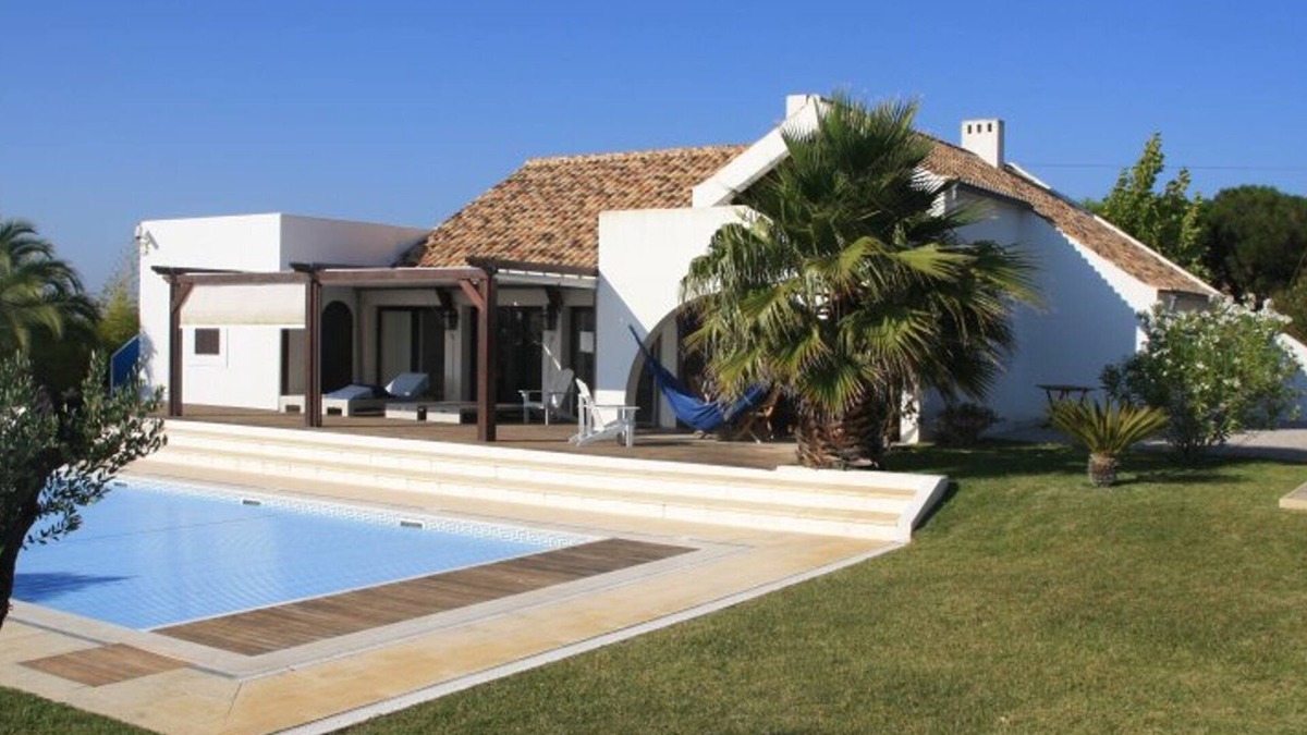 Fornos Villa | Villa Oasis Azul - beautiful villa with heated private pool, short walk to all.