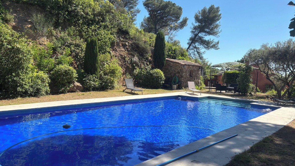 Grand Sud Villa | VILLA OF CHARACTER CLIMATE, LARGE SWIMMING POOL IN GREEN OF GREEN, CHARM