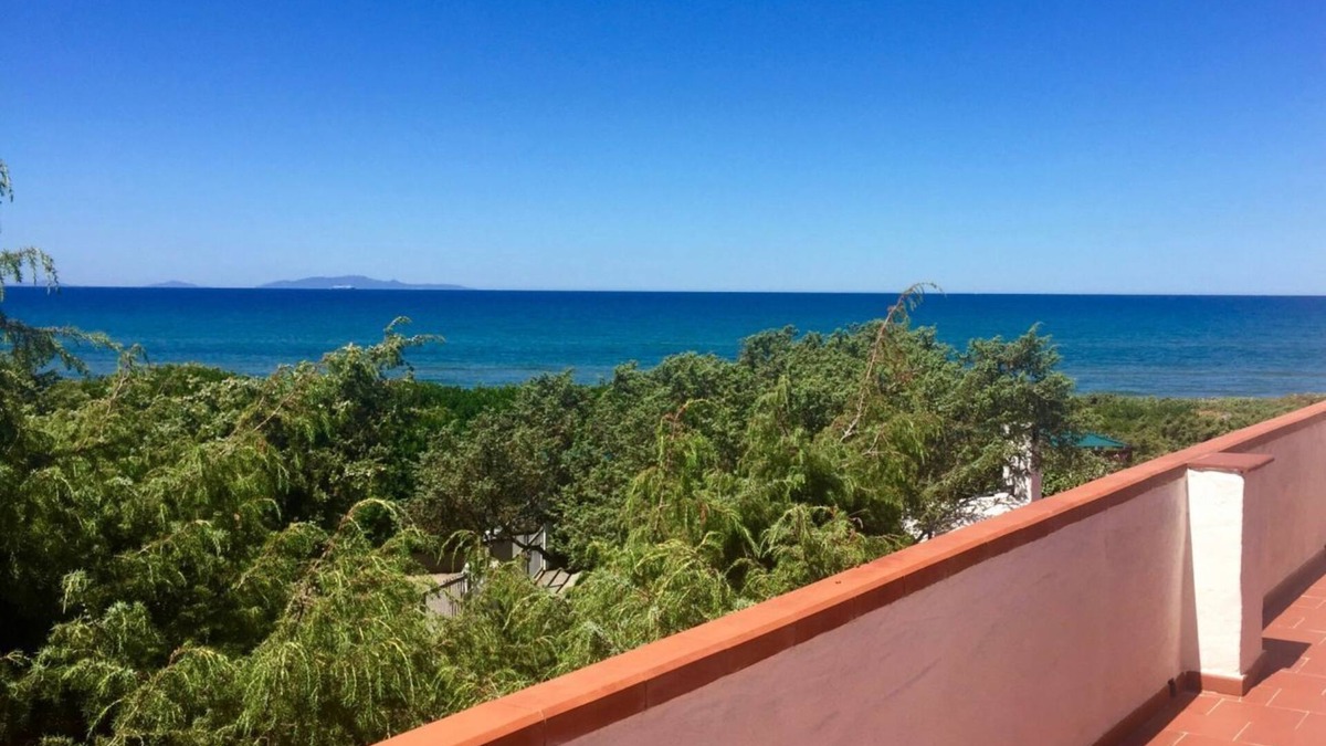 Eden Beach Villa | Villa Oleandro. A few steps from the sea, with garden and sea view.