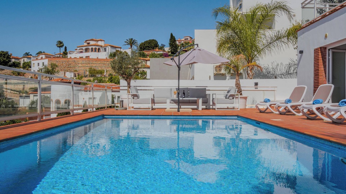 Salobrena Villa | Villa Oliva with private heated pool and amzing views