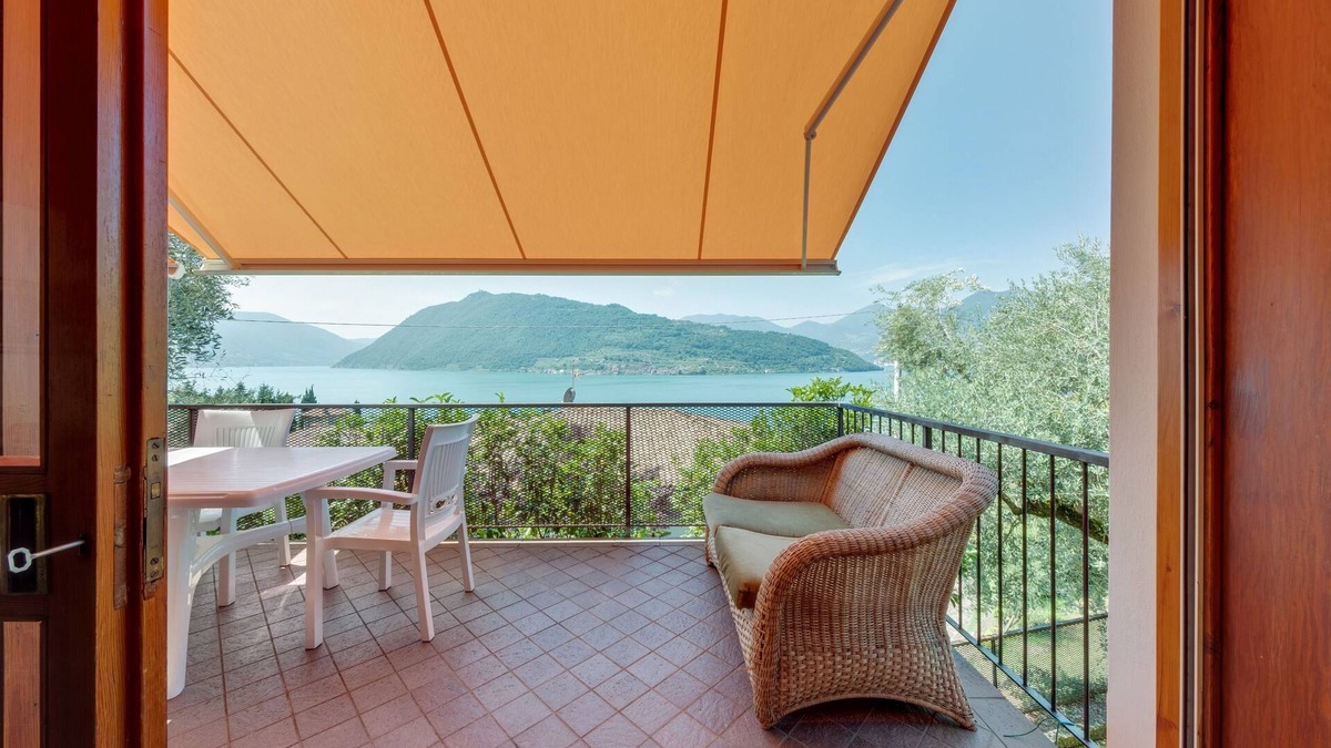 Sale Marasino Villa | Villa Olivella - Two Bedroom Villa, Sleeps 6