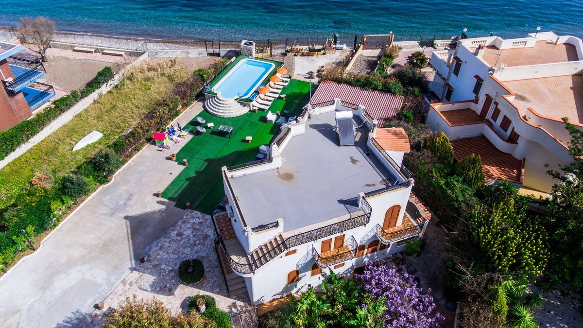 Casteldaccia Villa | Villa on the beach whit private beach