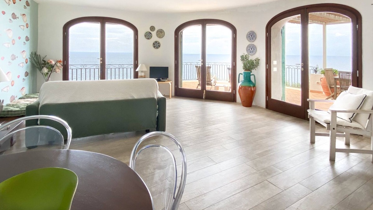 Faro House | Villa on the coast offers an unrivaled sea view and great tranquility
