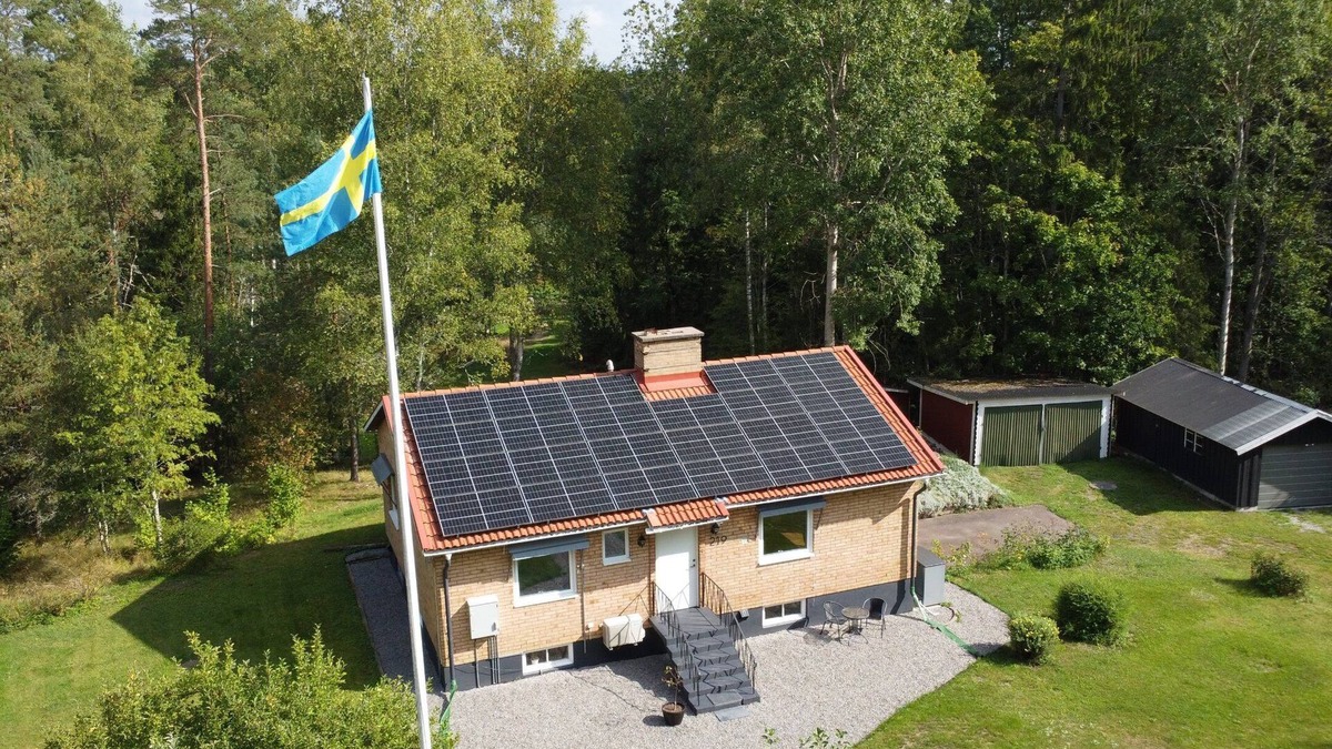 Orrefors House | Villa Orreforshult - Modern vacation home with its own pond in Småland