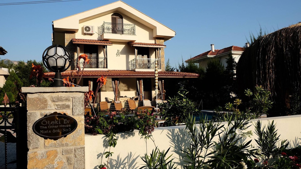 Dalyan City Center Villa | Villa "Oteki Ev" (The Other House) With Garden And Private Pool