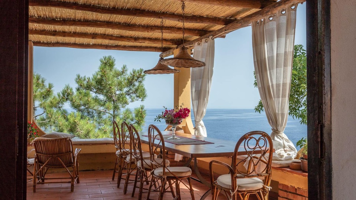 Scilla Villa | Villa overlooking the sea with private access
