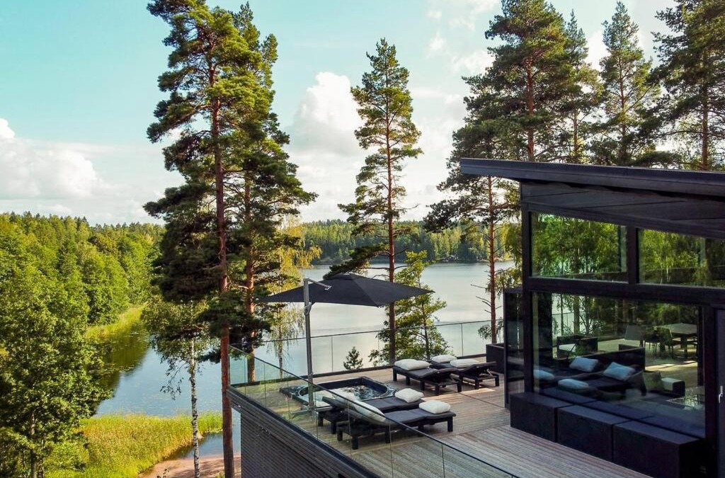 Lohja Villa | Villa Padel - Premium Lakeside Residence & Grounds
