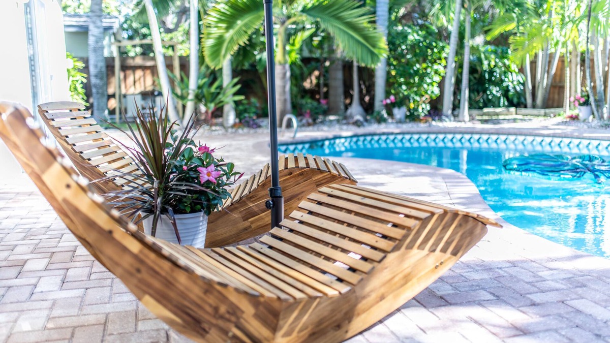 Indian Harbour Beach House | Villa Palmas-Double Master Suites, 5 Bedrm + Pool -1 mile from beach