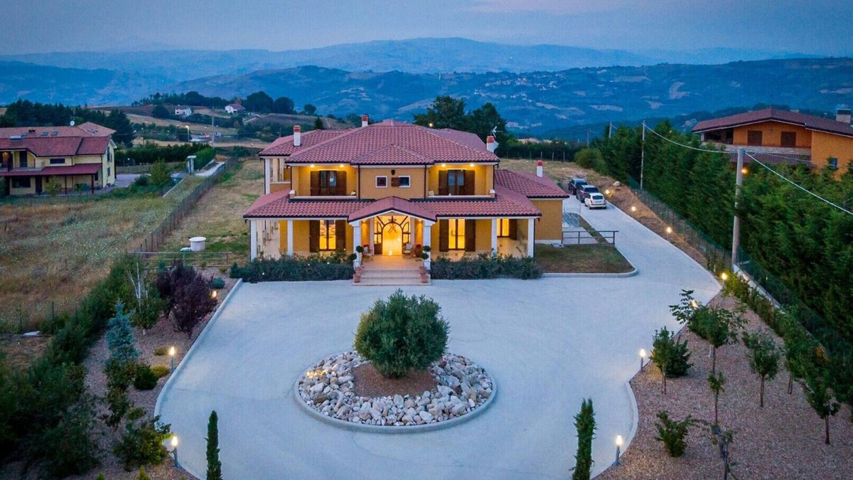 Oratino Villa | Villa Panorama, Outside the charming village of Oratino