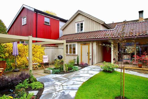Trondheim Villa | Villa Paradiso, Cathedral View & Parking