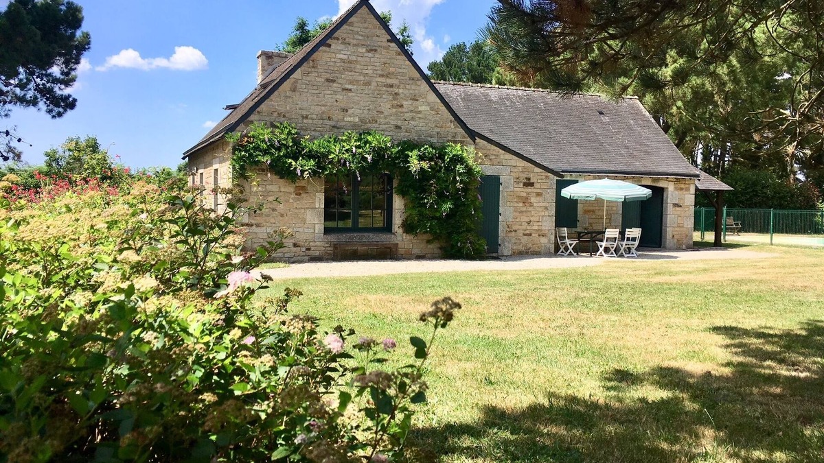 Ploemel House | Villa Parc in Illis, paradise for families and nature lovers.