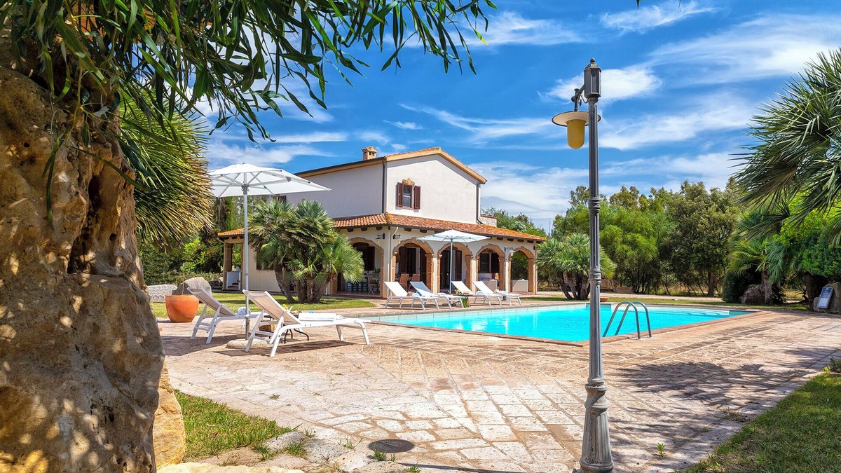 Santa Maria La Palma Villa | Villa Parco an oasis of peacefulness in the heart of the Porto Conte Nature Park