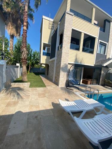 Kadriye Villa | Villa Pars Antalya Three story villa, private pool and roof terrace Three Bedroom Accommodation for six Guests