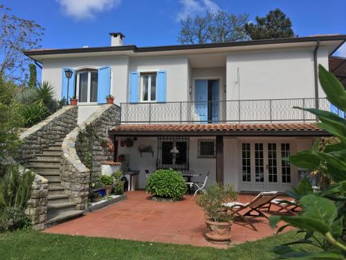 Corsanico Villa | Villa Pera