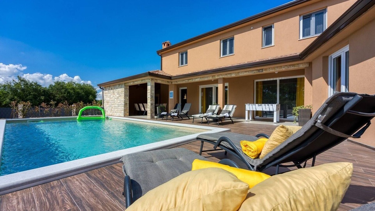 Debeljuhi Villa | Villa Perla with Private Pool and Whirlpool