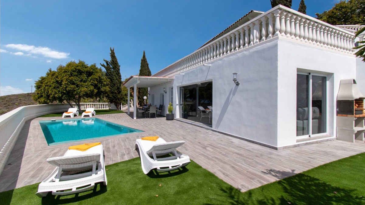 Armenime House | Villa Piconera. Amazing 4 Bedroom Villa. Private Pool. Sea Views. Adeje