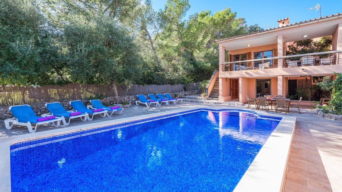 Urbanitzacio Gotmar Villa | Villa Pinsa close to beach by JS Villas