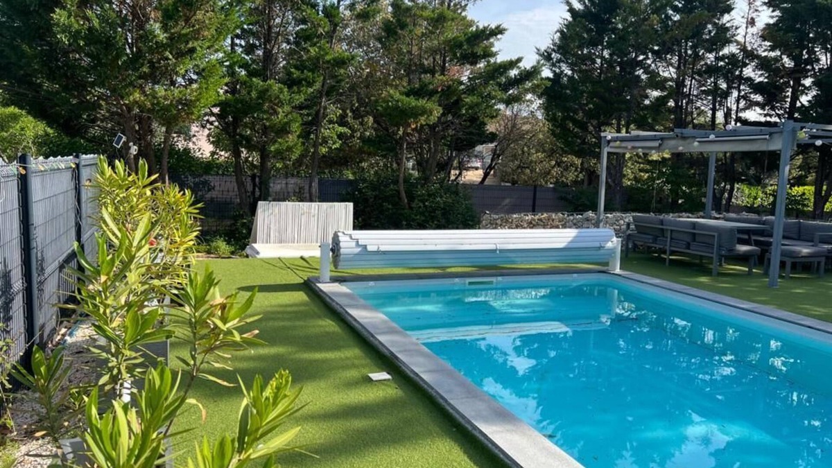 Mejannes-le-Clap Villa | Villa Piscine & Terrain Tennis