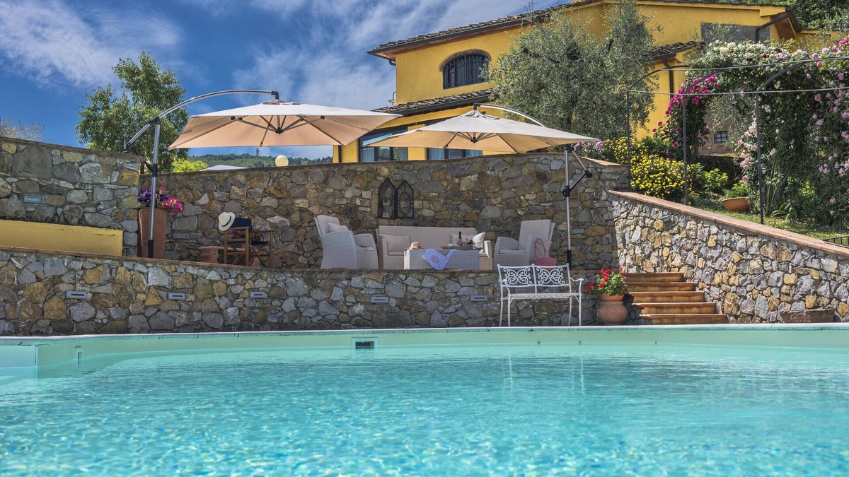 Casalguidi Villa | Villa 'Podere Bucigattolo' with Private Pool, Wi-Fi and Air Conditioning