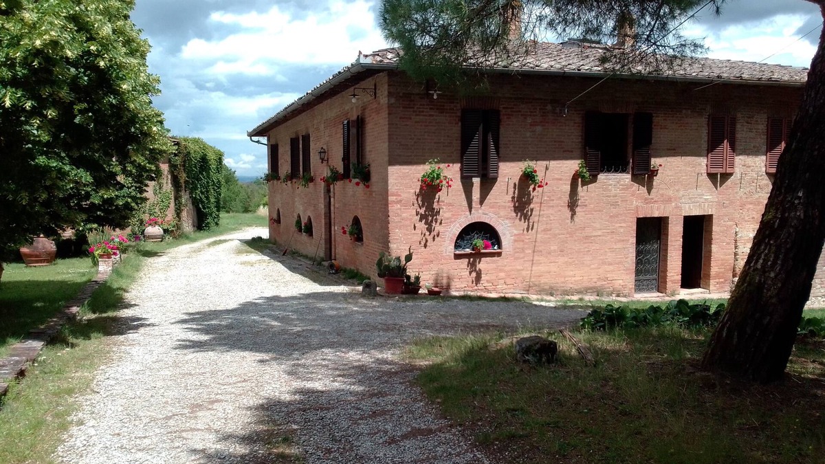 Sovicille Villa | Villa Poggio al Sole A/C pool wifi large interior spaces and large garden 4/9p.