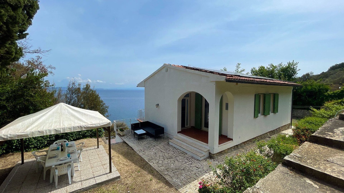 Rio Marina Villa | Villa Porticciolo - Villa with a wonderful sea view in Rio Marina - ibookingelba