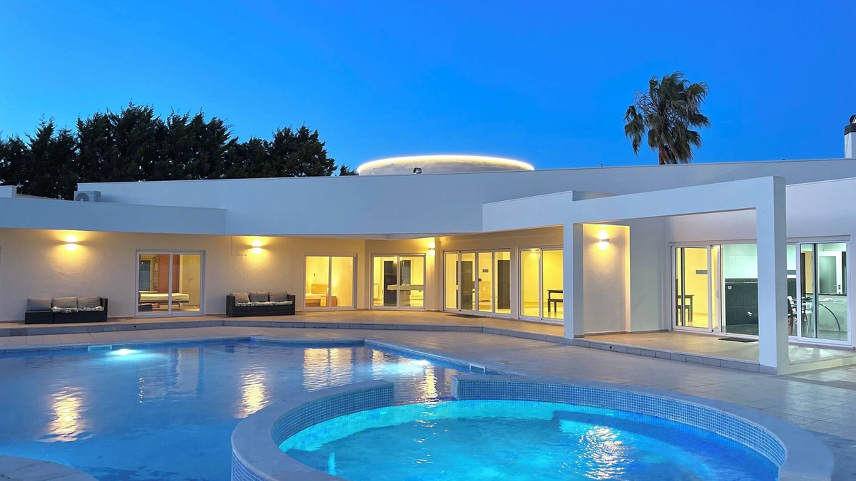 Palmela Villa | VILLA PORTUGAL: 2 POOLS, FOOTBALL PITCH, TENNIS COURT, CINEMA ROOM, PRIVATE CHEF
