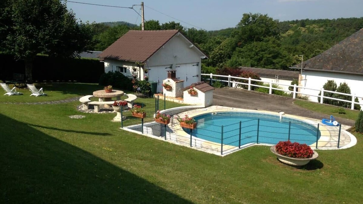 Chanac-les-Mines Villa | Villa Pougeol - 6 pers - Piscine/Barbecue/Pétanque