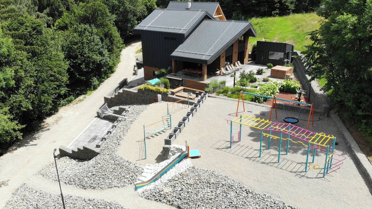 Hodrusa Hamre Villa | Villa pri rybniku STROHM