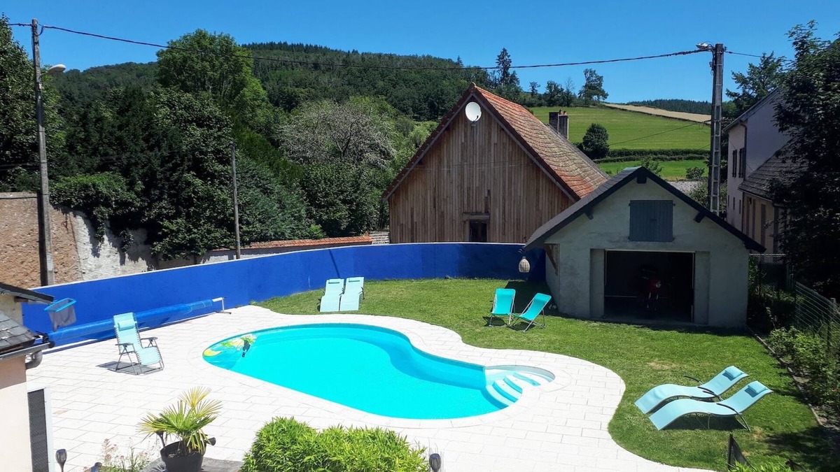 Lucenay-l'Eveque Villa | Villa Privée Avec Piscine au Coeur du Morvan