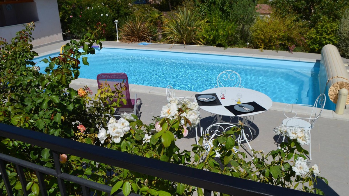 Brue-Auriac Villa | Villa private heated pool in the heart of green provence