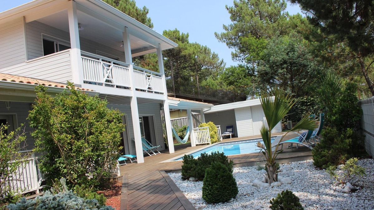 Carcans Plage Villa | VILLA PRIVEE 4* CARCANS PLAGE PISCINE CHAUFFEE WIFI BORNE ÉLECTRIQUE AUTO