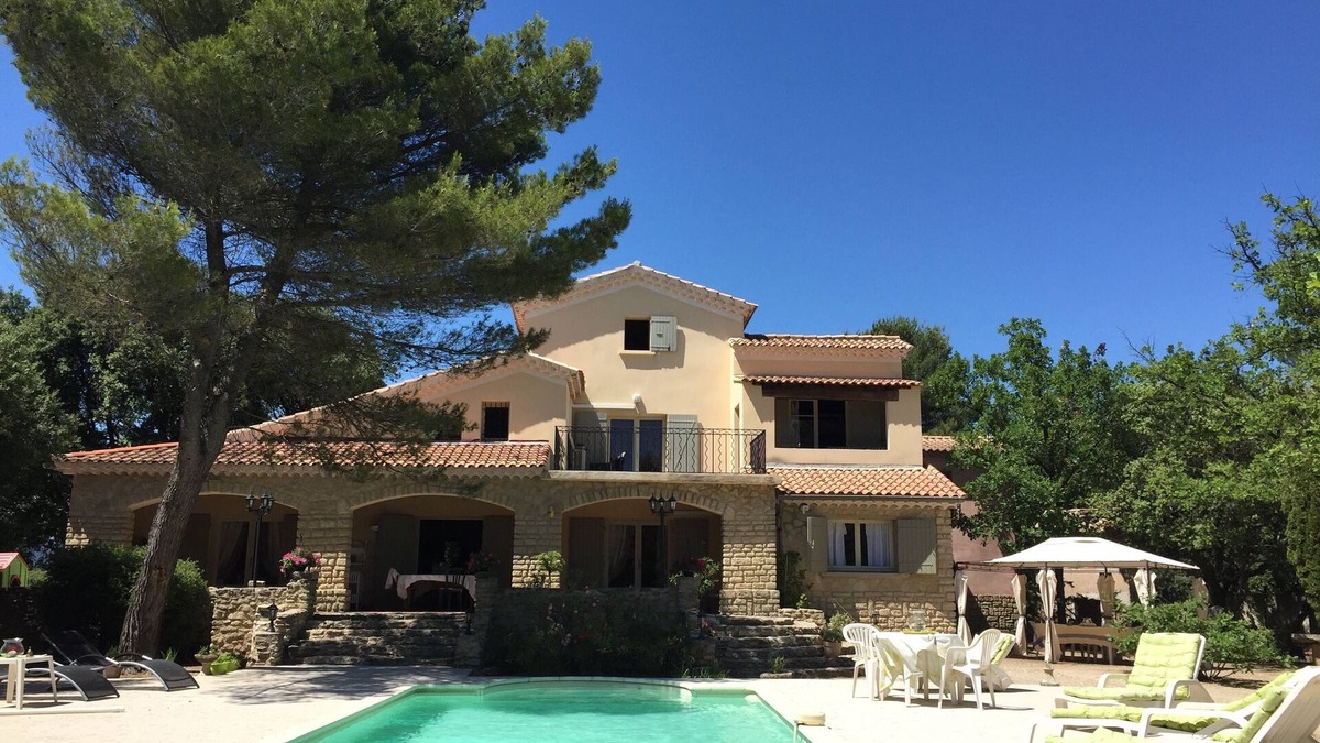 Crillon-le-Brave Villa | Villa provençale, with swimming pool, Mont Ventoux, 3 bedrooms, sleeps 6