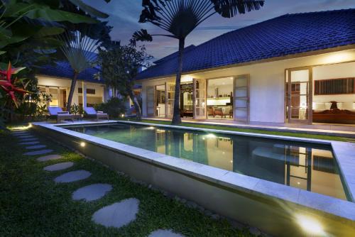 Batu Bolong Villa | Villa Puri Pura