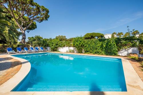 Vale do Lobo Villa | Villa Quadradinhos 38Q 4 Bedrooms Private Pool Short Walk To The Beach And Praca Vale Do Lobo