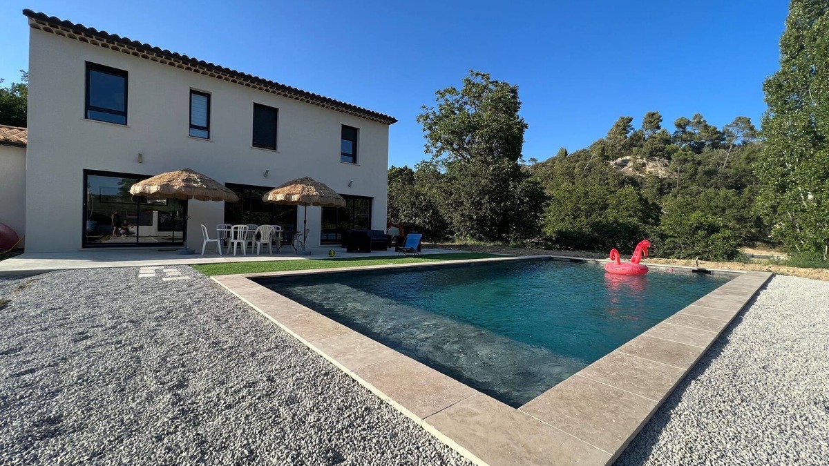 Provence Villa | Villa Récente 6/8 Pers Avec Piscine Dans un Village Atypique du Luberon