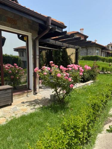 Kosharitsa Apartment | Villa Rada, Bay View Villas