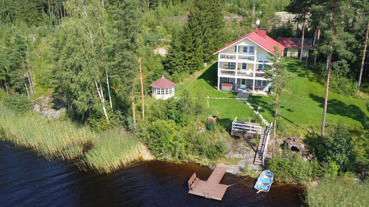 Parikkala Villa | Villa Rantakallio poreammeella Parikkalassa