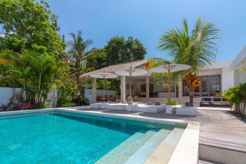 Tumbu Village Villa | Villa Rasa Senang, with private cook and pool