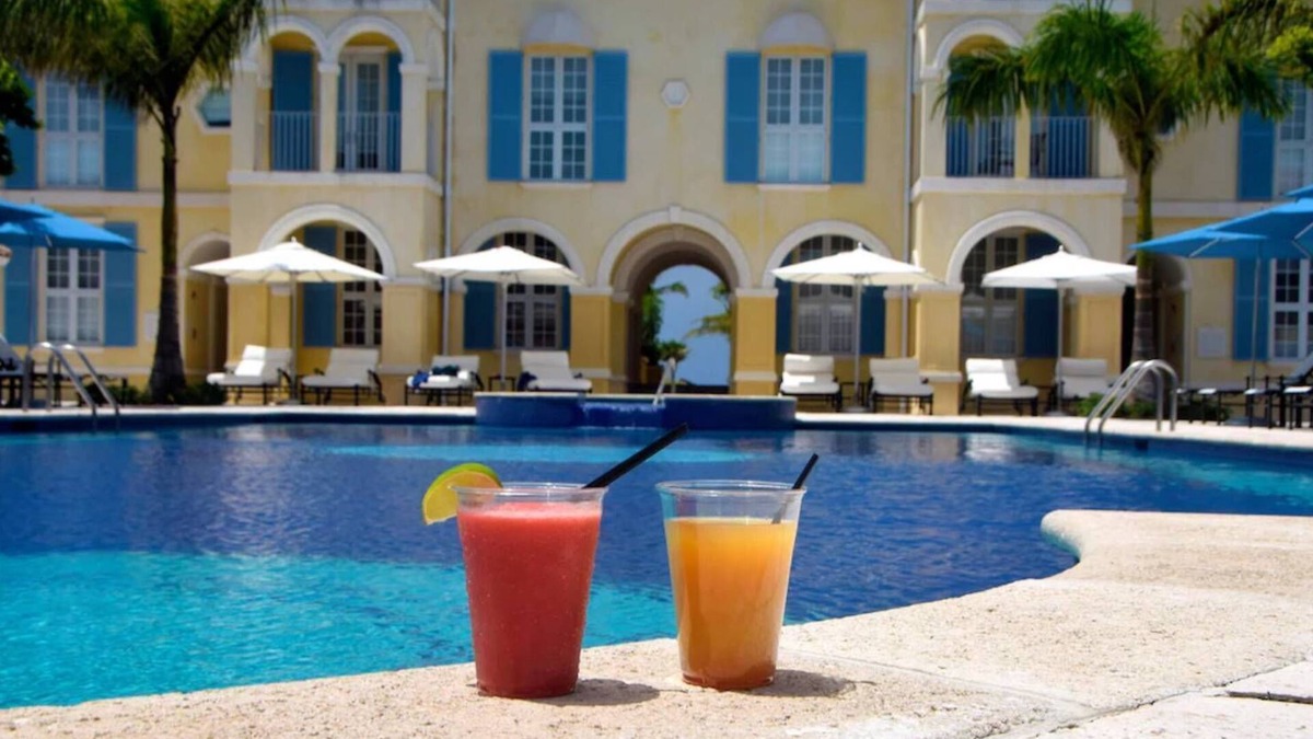Grace Bay Condo | Villa Renaissance Unit 501 1BR Pool/Garden