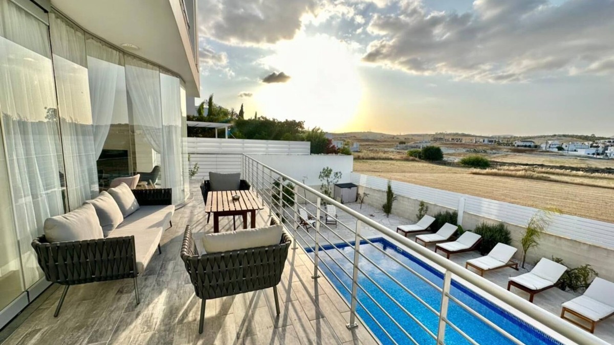 Aradippou Villa | Villa Rizoelia - perfect for 2+ families holidaying together.
