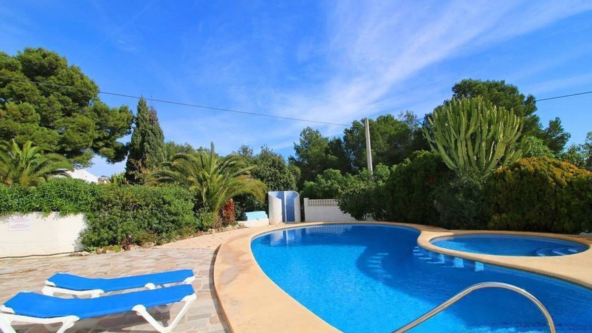 Casas de Torrat Villa | Villa Robert. Smart detached Villa with communal pool and fully fenced garden