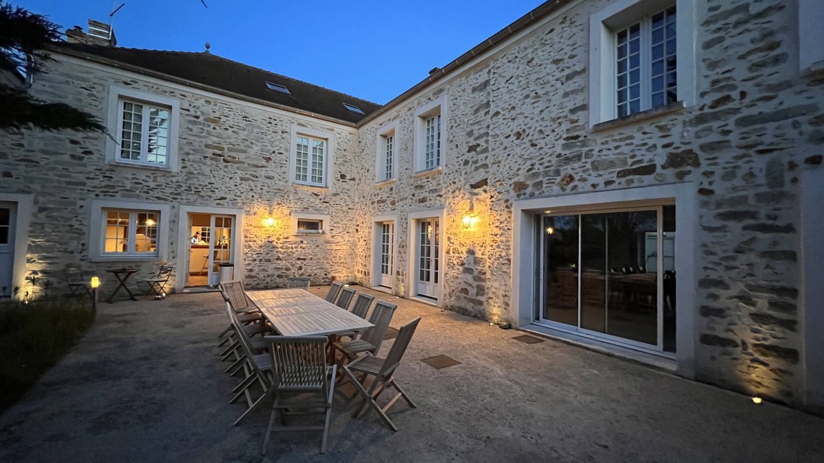 Blandy House | Villa Romantique Avec Bains à Remous et Salle Billard
