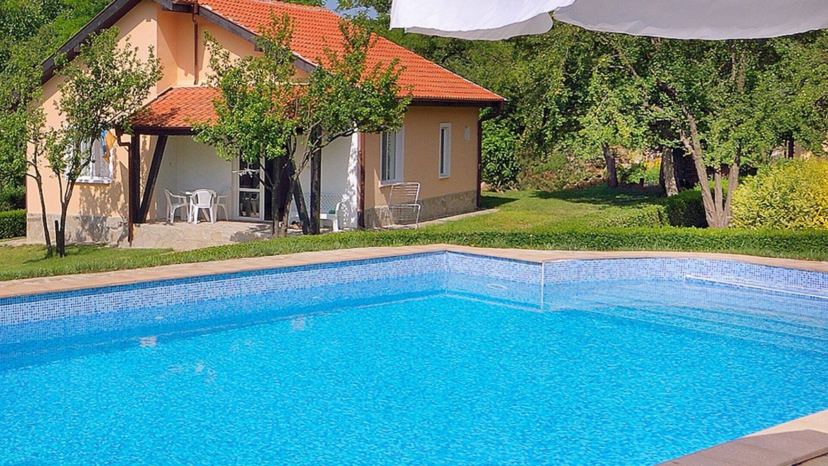 Bryastovets House | Villa Rosa with Pool - Sunny Beach Area