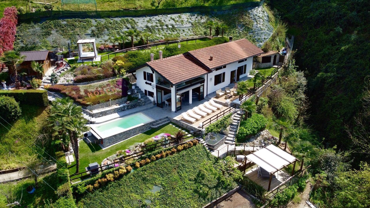 Lezzeno Villa | Villa Rosch: a place of peace in the heart of wood with a breathtaking view