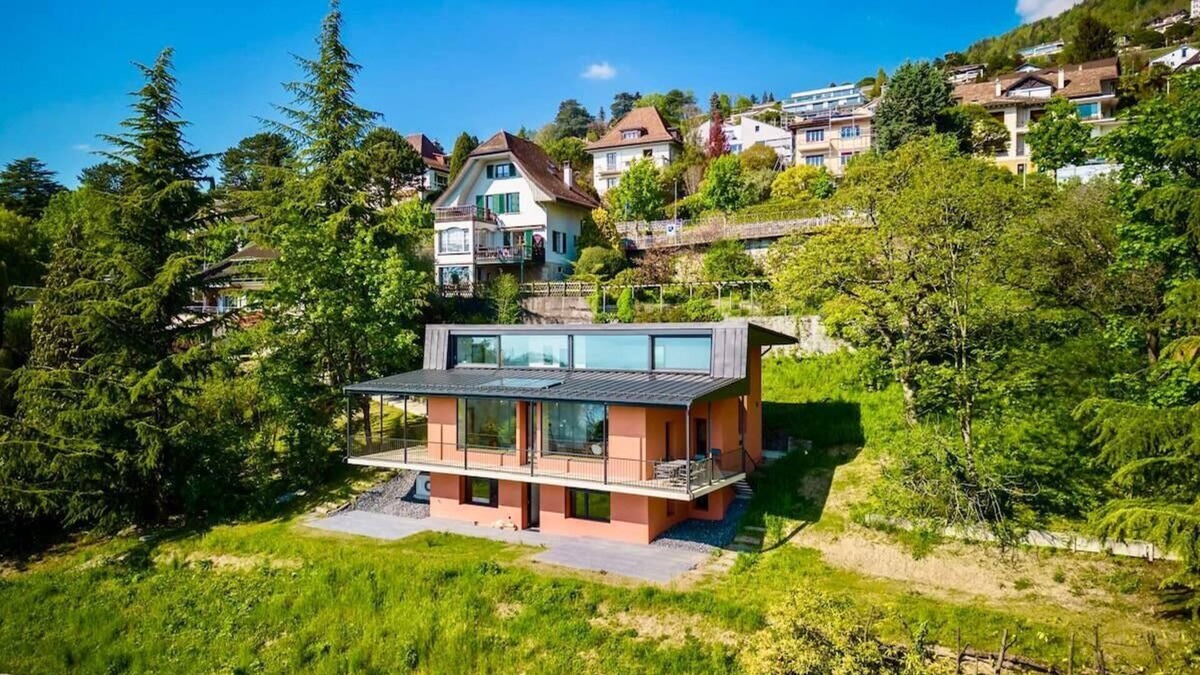 Montreux Villa | Villa Rose in the center of Montreux by GuestLee