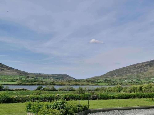 Cahirciveen Villa | Villa Rose - Sleeps 2 & Stunning Seaside Views