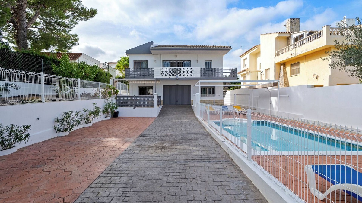 L'Ampolla Villa | "Villa rosita" 200 m to the Sea