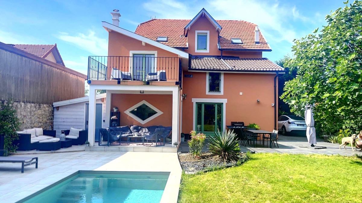 Aix-les-Bains House | Villa Rossa - exceptional - on Lac du Bourget with swim lane