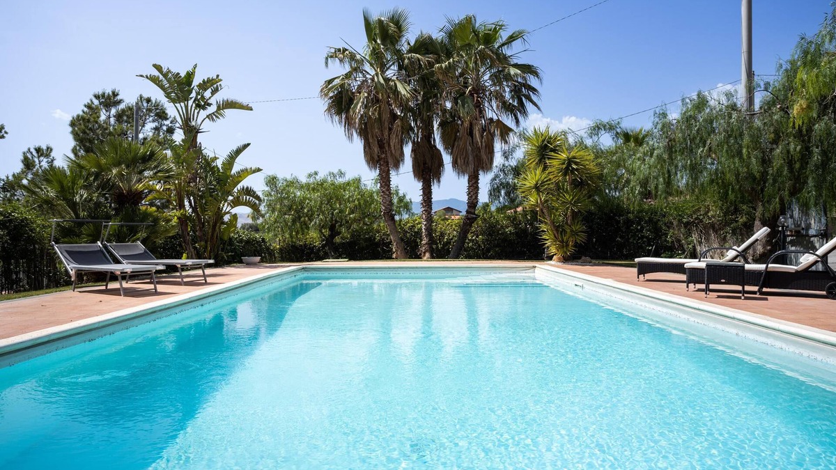 Adrano Villa | Villa Royal - Adrano